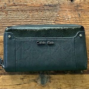 Calvin Klein Wristlet Wallet Clutch